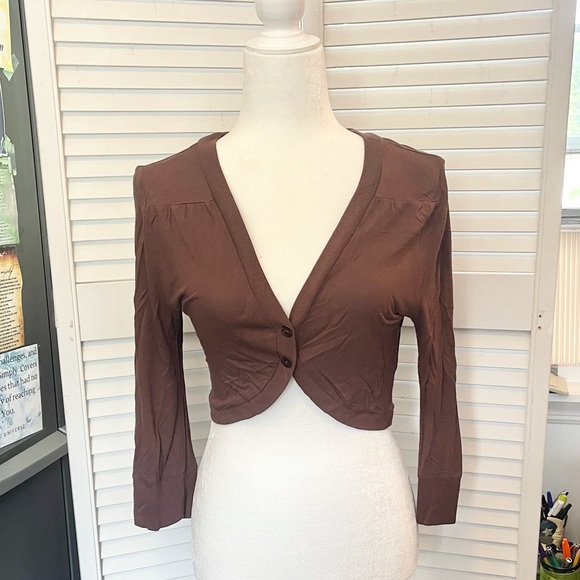 H&M’s Bolero Sweater - Picture 9 of 9